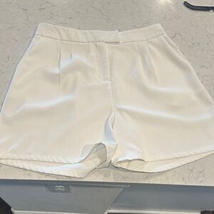 Chic White High Waist Women's Shorts